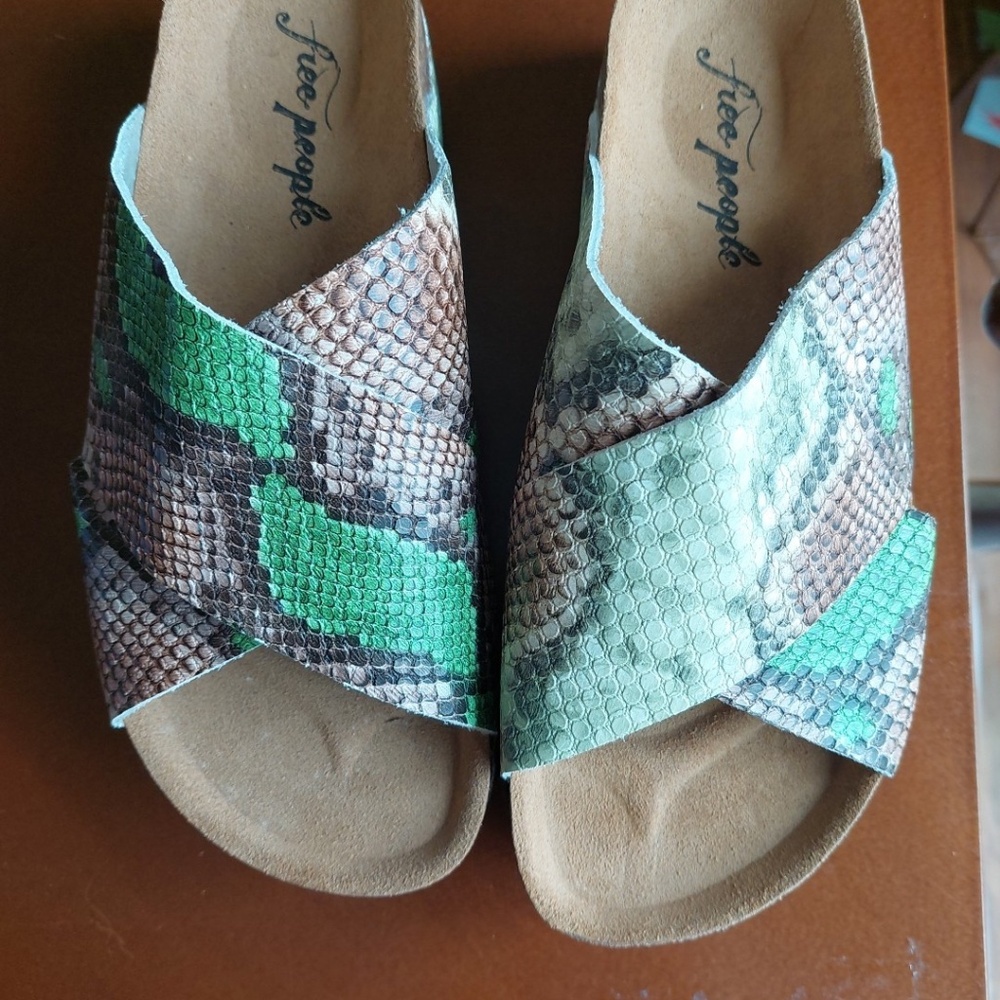 Free People Sidelines platform sandals candy snake size 36 US 5.5 EUC